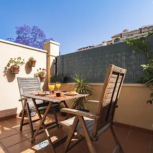 https://livemalaga-apartment-parking.es-andalucia.com